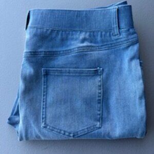 Betabrand Denim Jegging. Light washed blue, skinny with pockets. Size Large Long